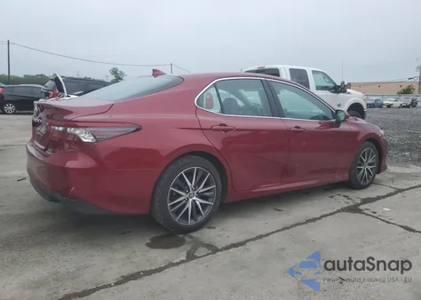 2022 Toyota Camry Xle z USA, uszkodzony, nr VIN 4T1F31AK0NU581695